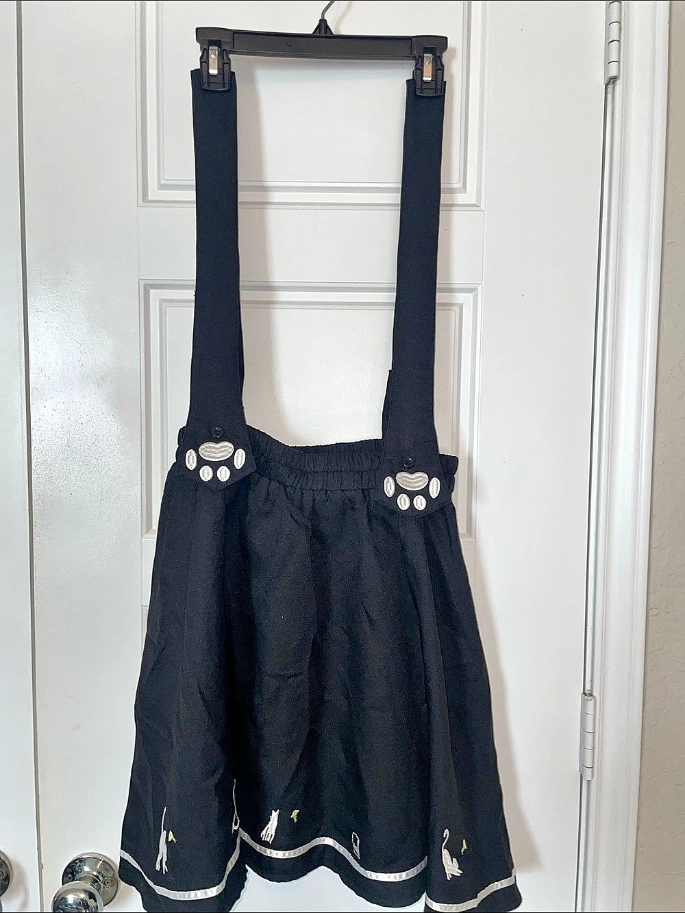 Futurino Sweet Cat Paw Embroidery Pleated Mini Skirt with 2 Suspender